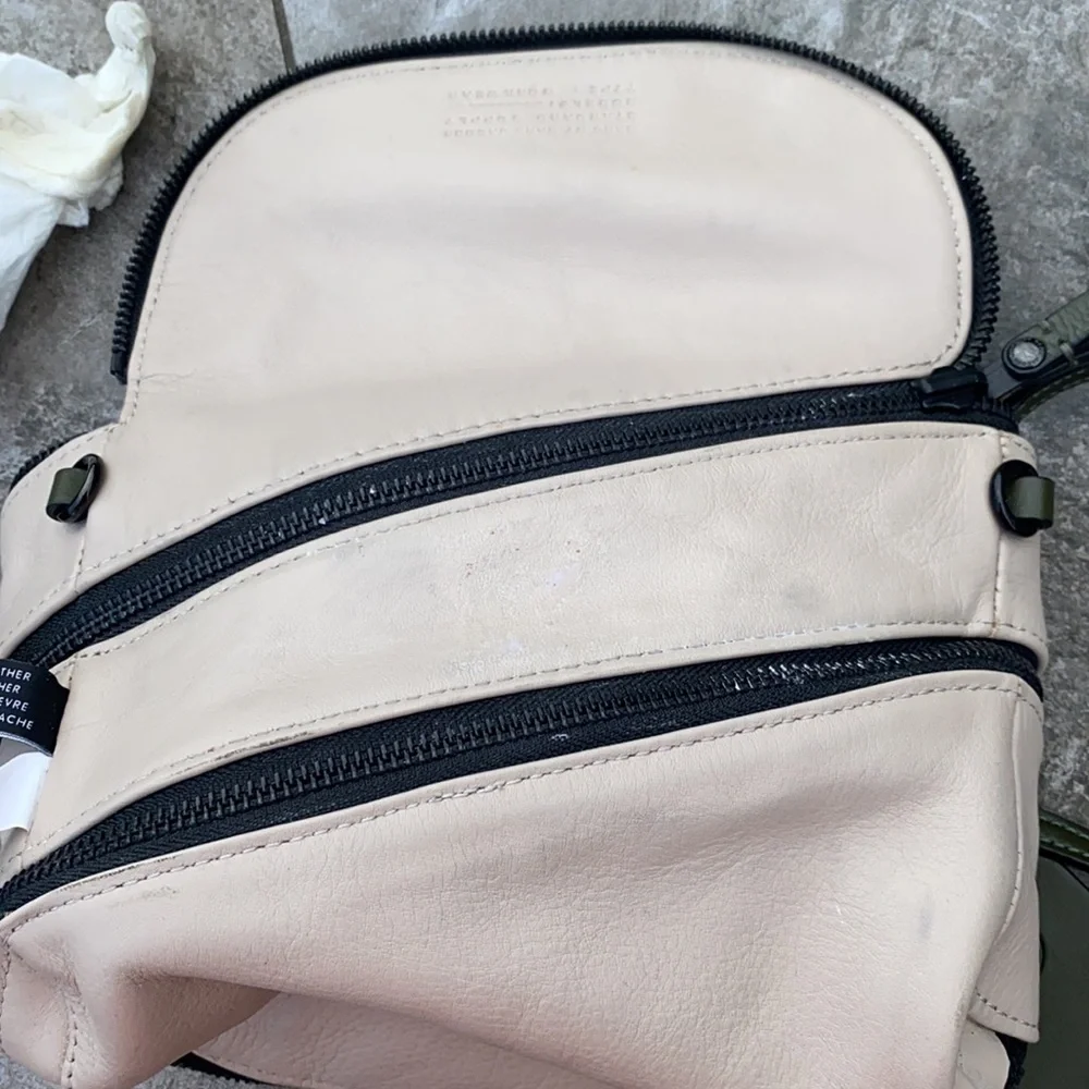 Marc Jacobs REVERSIBLE leather Crossbody / Creme /Hunter Green, GOAT leather